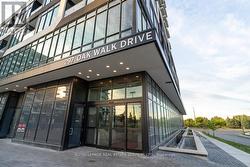 2002 - 297 OAK WALK DRIVE Oakville, ON L6H 3R6