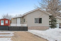 4 412 Seine Avenue  Lorette, MB R5K 1A7