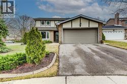 2 BLUE SPRUCE Court  Kitchener, ON N2N 1L1