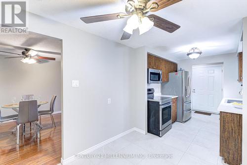15 Northview Heights Drive, Cambridge, ON - Indoor Photo Showing Kitchen