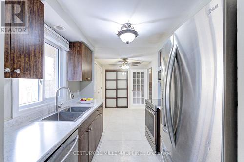 15 Northview Heights Drive, Cambridge, ON - Indoor Photo Showing Kitchen With Double Sink