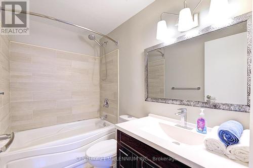 15 Northview Heights Drive, Cambridge, ON - Indoor Photo Showing Bathroom