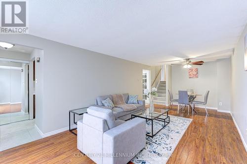 15 Northview Heights Drive, Cambridge, ON - Indoor Photo Showing Living Room