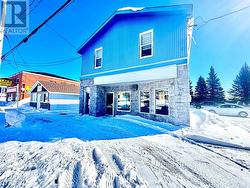 31 - 33 Broadway AVE Wawa, ON P0S 1K0