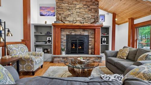 347 Forest Crowne Terrace, Kimberley, BC - Indoor Photo Showing Living Room With Fireplace