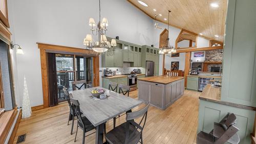 347 Forest Crowne Terrace, Kimberley, BC - Indoor Photo Showing Dining Room