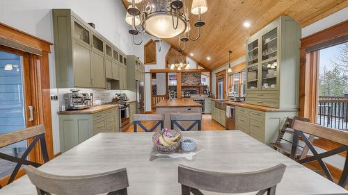 347 Forest Crowne Terrace, Kimberley, BC - Indoor Photo Showing Dining Room