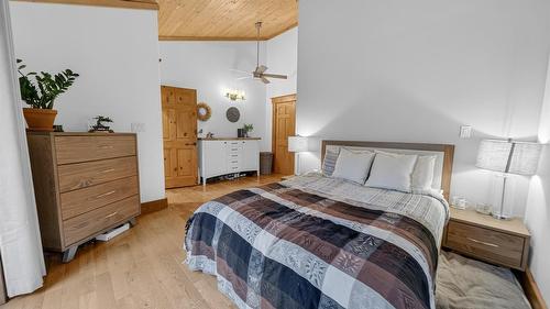 347 Forest Crowne Terrace, Kimberley, BC - Indoor Photo Showing Bedroom