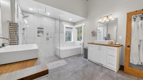 347 Forest Crowne Terrace, Kimberley, BC - Indoor Photo Showing Bathroom