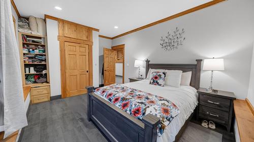 347 Forest Crowne Terrace, Kimberley, BC - Indoor Photo Showing Bedroom