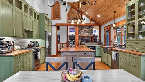 347 Forest Crowne Terrace, Kimberley, BC - Indoor Photo Showing Kitchen With Upgraded Kitchen