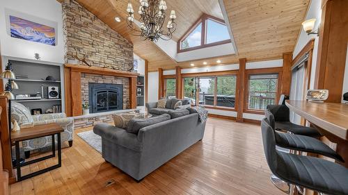 347 Forest Crowne Terrace, Kimberley, BC - Indoor Photo Showing Living Room With Fireplace