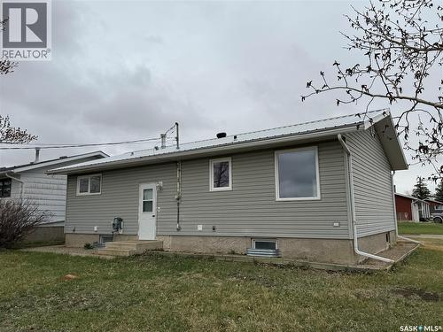 970 Larson Crescent, Eston, SK - Outdoor
