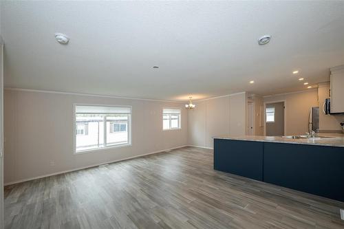 85 Sandale Drive, Winnipeg, MB - Indoor Photo Showing Kitchen