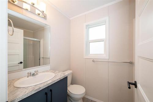 85 Sandale Drive, Winnipeg, MB - Indoor Photo Showing Bathroom