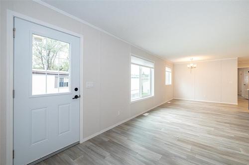 85 Sandale Drive, Winnipeg, MB - Indoor Photo Showing Other Room