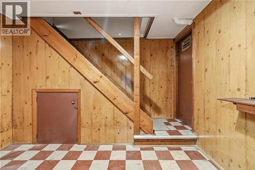 890 Falcon Boulevard, Burlington, ON - Indoor Photo Showing Other Room