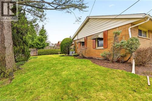 View of yard - 890 Falcon Boulevard, Burlington, ON - Outdoor