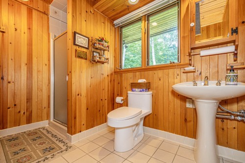 Salle de bains - 20 Ch. Poupart, Ivry-Sur-Le-Lac, QC 
