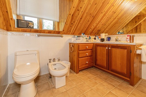 Salle de bains attenante à la CCP - 20 Ch. Poupart, Ivry-Sur-Le-Lac, QC 