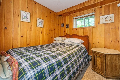 Chambre à coucher - 20 Ch. Poupart, Ivry-Sur-Le-Lac, QC 