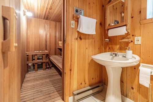 Sauna - 20 Ch. Poupart, Ivry-Sur-Le-Lac, QC 