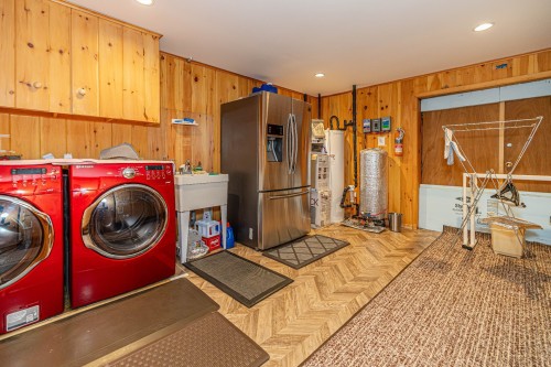 Salle de lavage - 20 Ch. Poupart, Ivry-Sur-Le-Lac, QC 