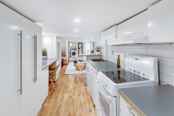 Lower-6 King Edward Avenue Toronto, ON M4C 5J6