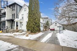 345 TWEEDSMUIR AVENUE Ottawa, ON K1Z 5N3