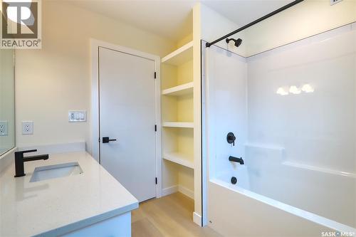 2475 Mcara Street, Regina, SK - Indoor