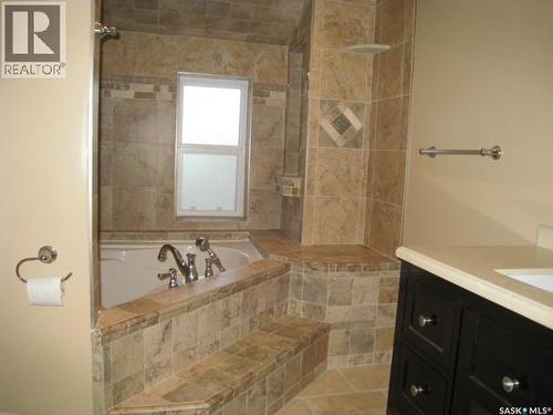 1437 Argyle Street, Regina, SK - Indoor Photo Showing Bathroom