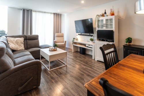 Salon - 596 Rue Du Mont-Brome, Granby, QC - Indoor Photo Showing Living Room