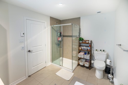 Salle de bains - 596 Rue Du Mont-Brome, Granby, QC - Indoor Photo Showing Bathroom