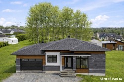 891 Rue Dépôt Valcourt - Ville, QC J0E 2L0