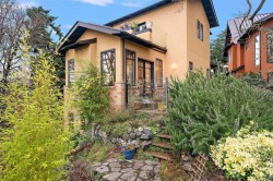 3-849 Dunsmuir Rd Esquimalt, BC V9A 5B8