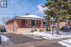 36 HUCKNALL ROAD Toronto, ON M3J 1V8