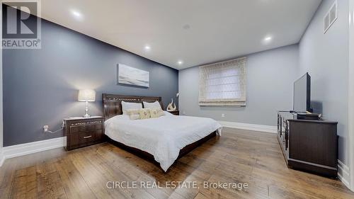 5351 Forest Ridge Drive, Mississauga, ON - Indoor Photo Showing Bedroom