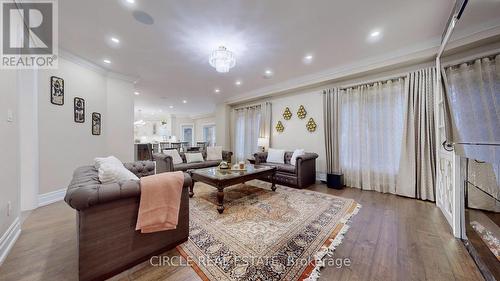 5351 Forest Ridge Drive, Mississauga, ON - Indoor Photo Showing Living Room