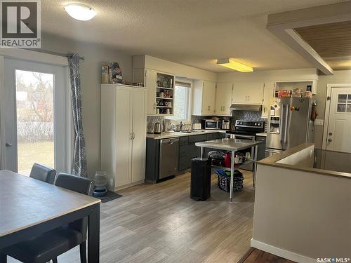 333 7Th Street, Alameda, SK - Indoor