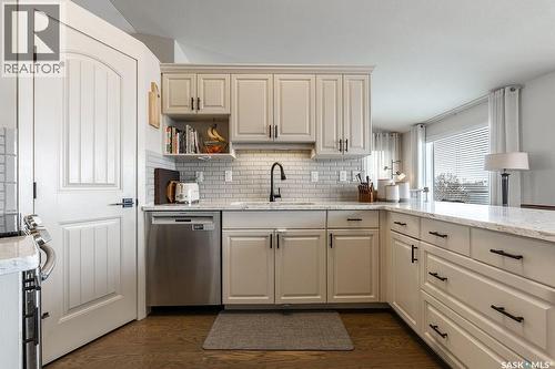 330 Pobran Crescent, Saskatoon, SK - Indoor Photo Showing Kitchen With Upgraded Kitchen