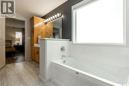 330 Pobran Crescent, Saskatoon, SK - Indoor Photo Showing Bathroom