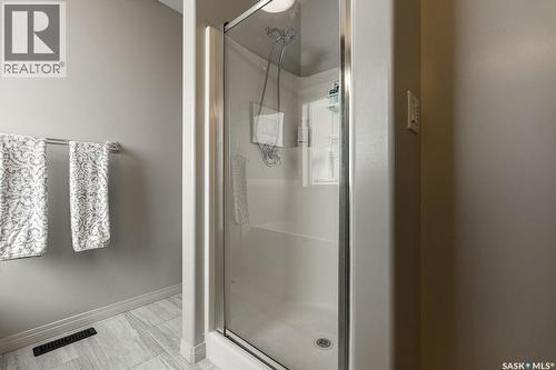 330 Pobran Crescent, Saskatoon, SK - Indoor Photo Showing Bathroom