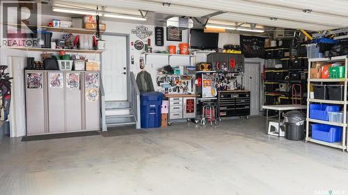 330 Pobran Crescent, Saskatoon, SK - Indoor Photo Showing Garage