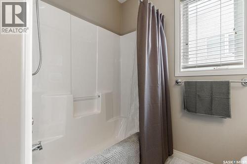 330 Pobran Crescent, Saskatoon, SK - Indoor Photo Showing Bathroom