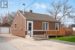 125 GRANTHAM AVENUE St. Catharines (E. Chester), ON L2P 3H3