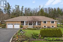 15 DEANNA DRIVE Wasaga Beach, ON L9Z 1J5