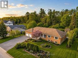 15 DEANNA DRIVE Wasaga Beach, ON L9Z 1J5