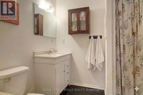 44 Breckenridge Drive, Kitchener, ON - Indoor Photo Showing Bathroom