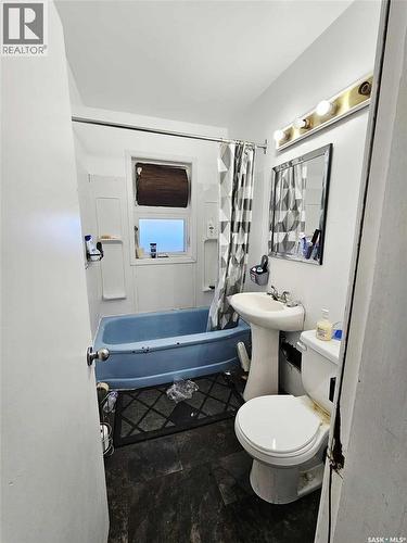 91 Franklin Avenue, Yorkton, SK - Indoor Photo Showing Bathroom