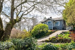 981 Violet Ave Saanich, BC V8Z 2R7